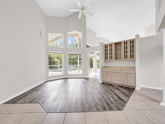 5th image of 42 Indian Bayou Dr