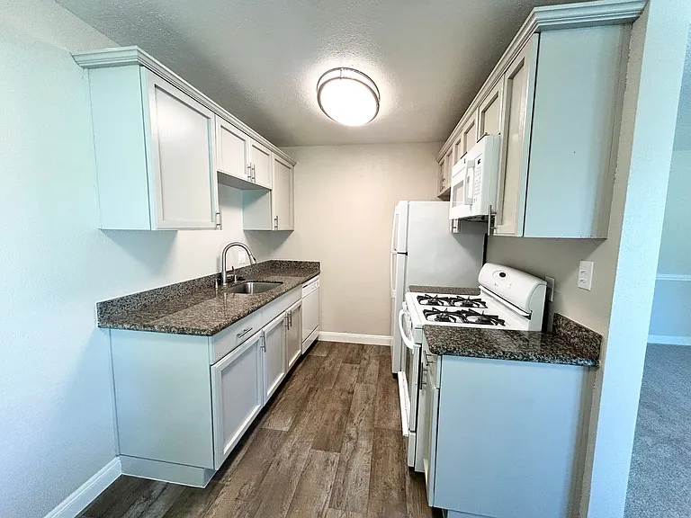 Greenhaven Apartments ~ In the Heart of Sacramento's Pocket Neighborhood! — Photo 11