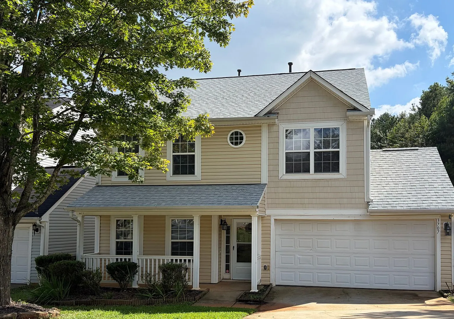 4 Bed, 2.5 Bath House in North Charlotte — Photo 1