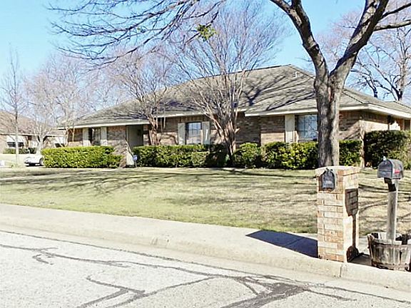 2nd image of 1335 Briarmeade Dr