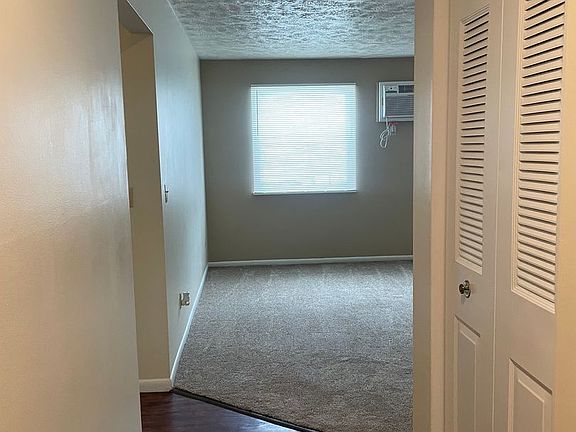 2nd image of 273 Maplewood Dr APT 202