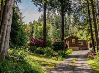 5751 Tillicum Bay Rd, Sechelt, BC V7Z0C7