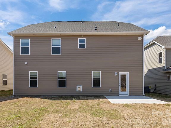 5th image of 463 Brick House Rd