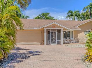 221 Viking Way, Naples, FL 34110