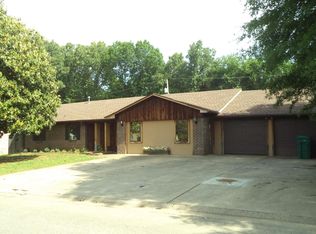 1911 E 12th St, Russellville, AR 72802