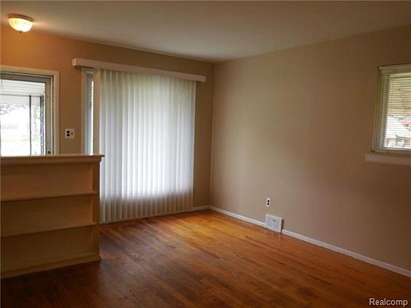 2nd image of 9027 Melvin St