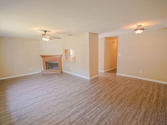 3rd image of 2068 Victory Garden Ln