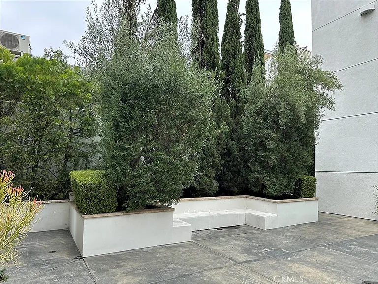 238 S Arroyo Pkwy #213 — Photo 25