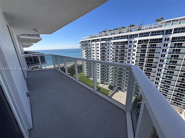 2401 Collins Ave #1807 — Photo 7