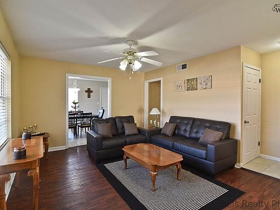 4th image of 1612 Parkway