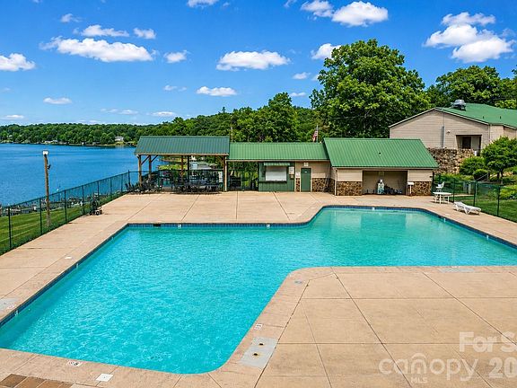 5th image of 111 Bryson Ct