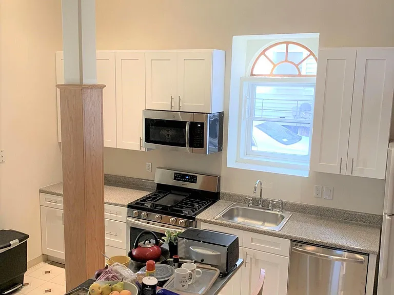 106 Central St #1R — Photo 5
