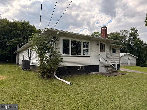 4th image of 905 Buena Rd