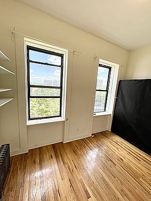 2nd image of 528 Flatbush Ave APT 1