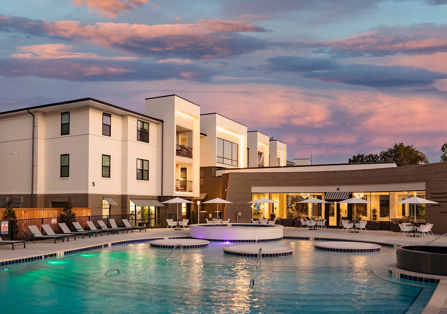 Esplanade District Apartments — Photo 1
