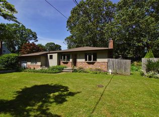 8 Bartel Pl, Huntington Station, NY 11746