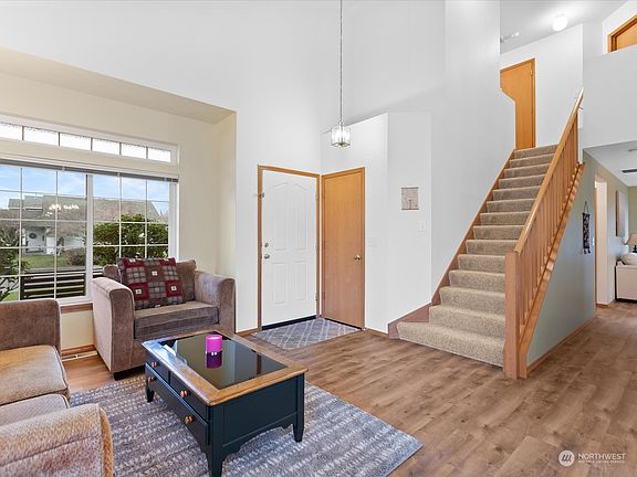 4th image of 5752 65th Street NE