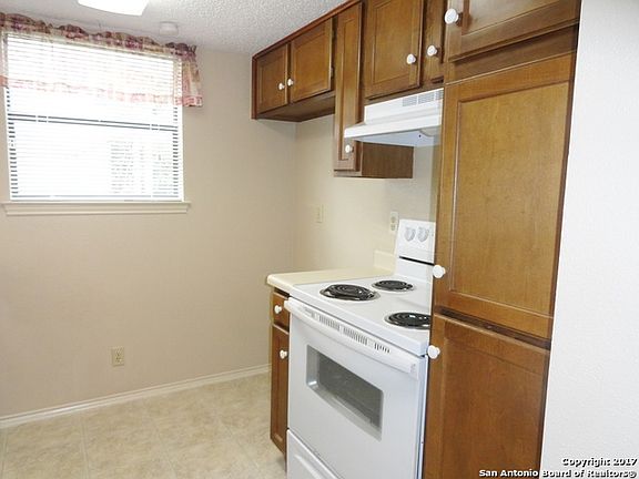 2nd image of 1504 Vista Norte