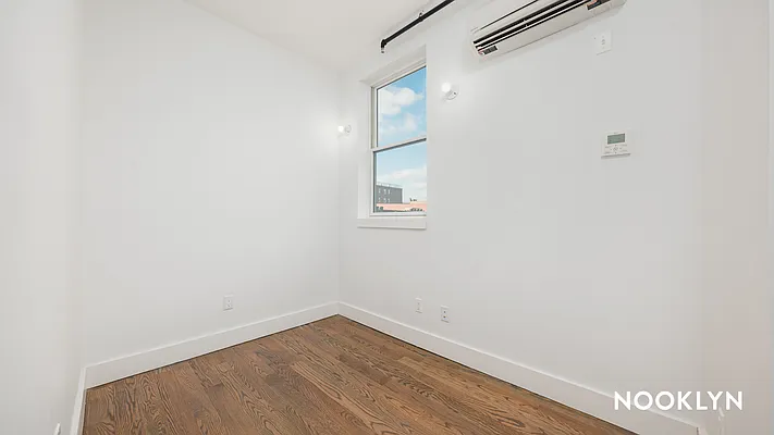 Rented by Nooklyn NYC LLC | media 31