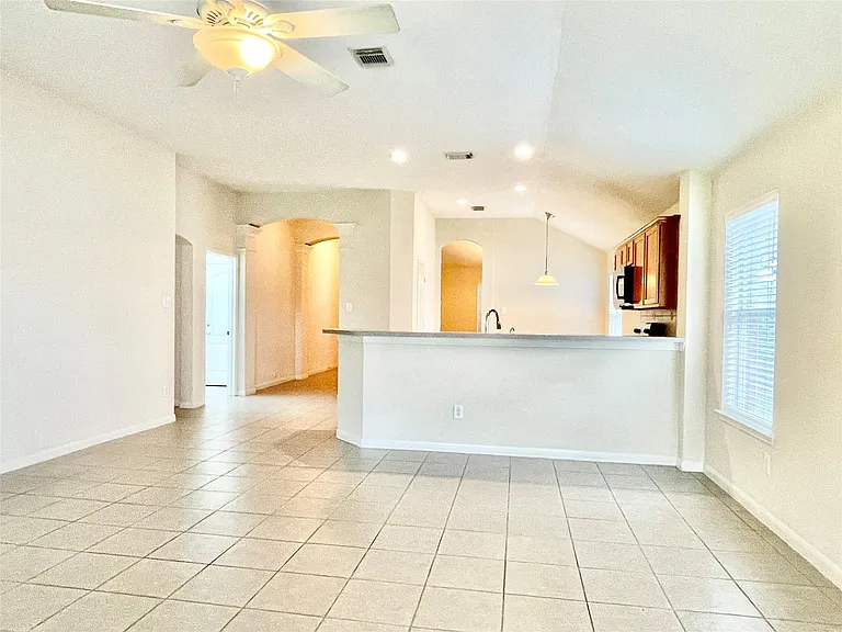910 Pickett Hill Ln — Photo 6