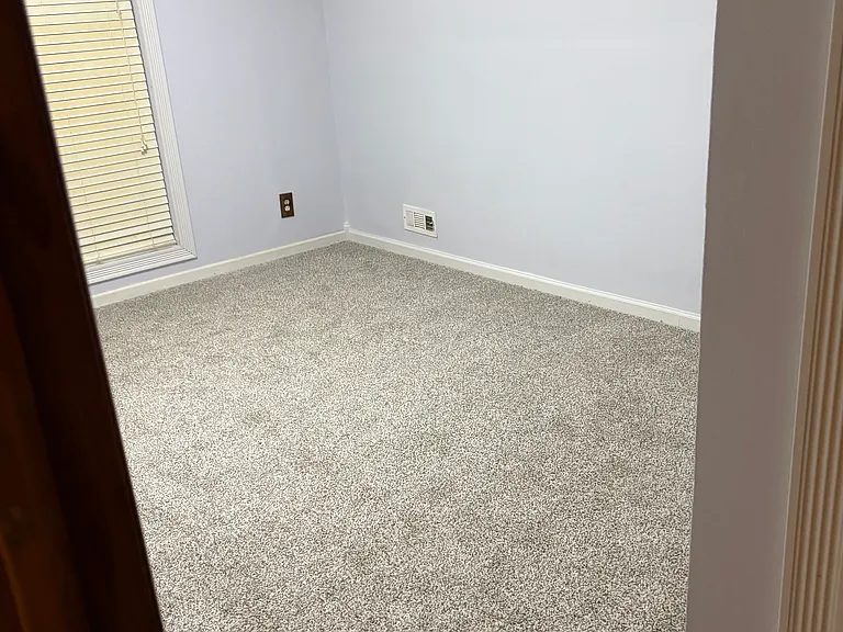 3007 S Mount Carmel Ave — Photo 13