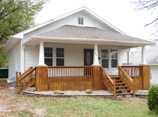 421 E Sycamore St, Nevada, MO 64772
