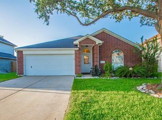 10903 Spruce Dr N, La Porte, TX 77571