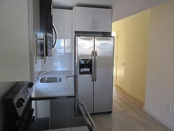 2nd image of 2825 W 15th St