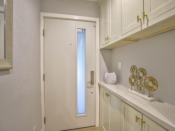 5th image of 2098 Arrowood Ln