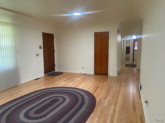 5th image of 405 Lincoln St
