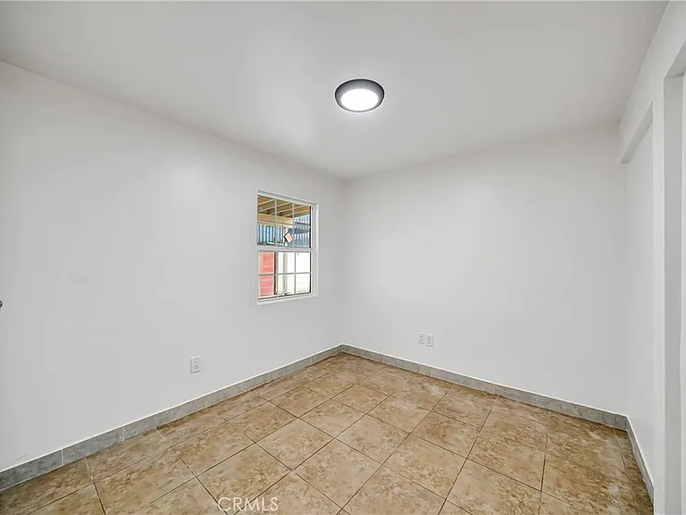 6827 Simpson Ave #4 — Photo 19