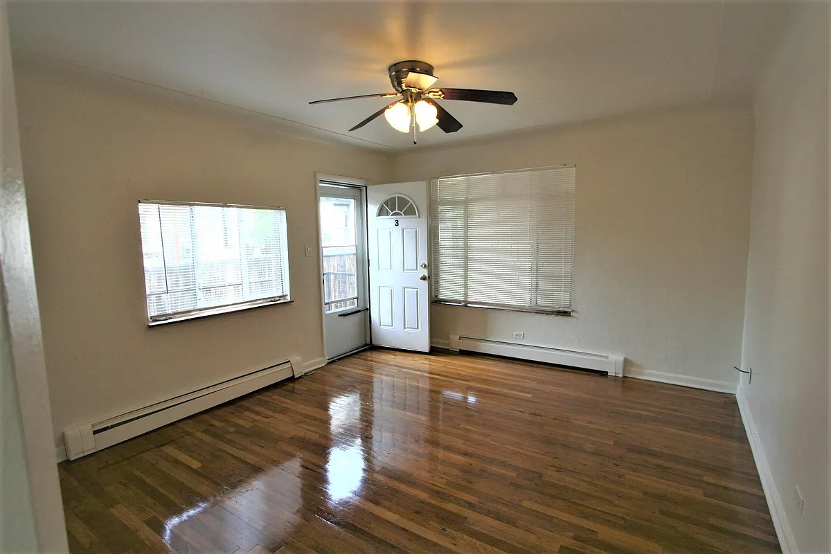 Building Photo - 1057 N Marion St #3
