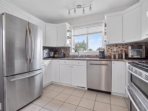 4th image of 9328 175th Ave NW