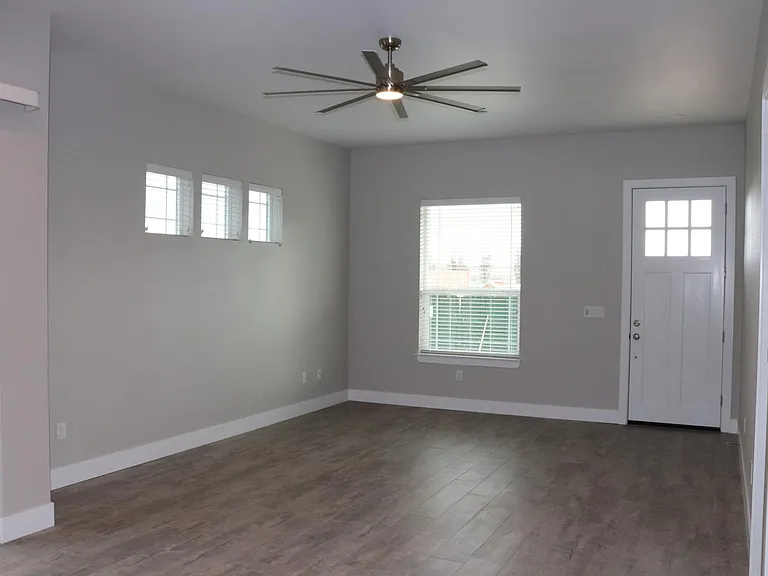 1326 Roycroft Ln #A — Photo 10