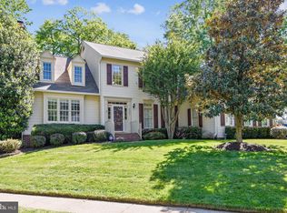 3301 Willow Glen Dr, Herndon, VA 20171