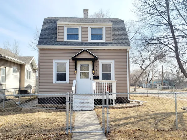 629 S 9th St, Aberdeen, SD 57401