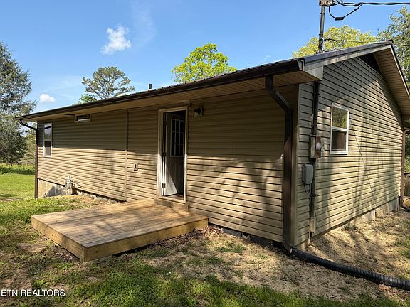 4th image of 318 Lee Rd