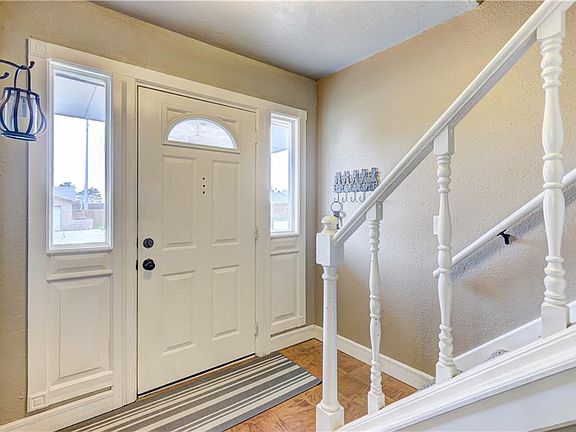 3rd image of 2512 Elwood Dr