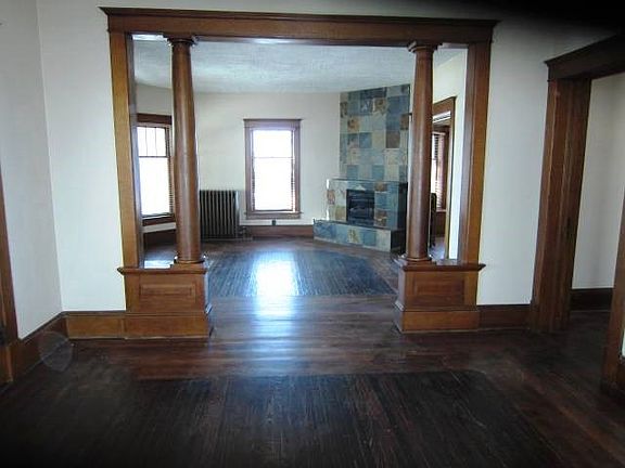 2nd image of 16 E Main St