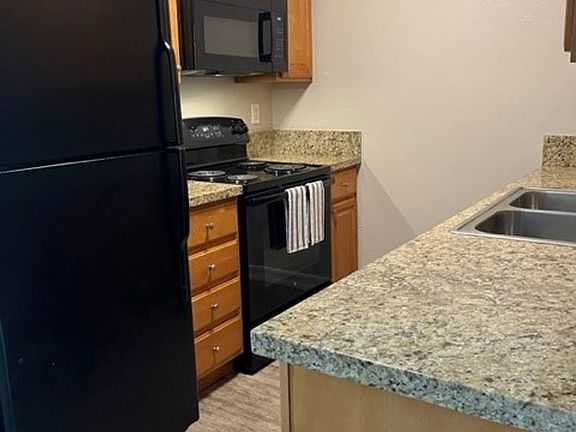2nd image of 6867 Golfcrest Dr APT 11