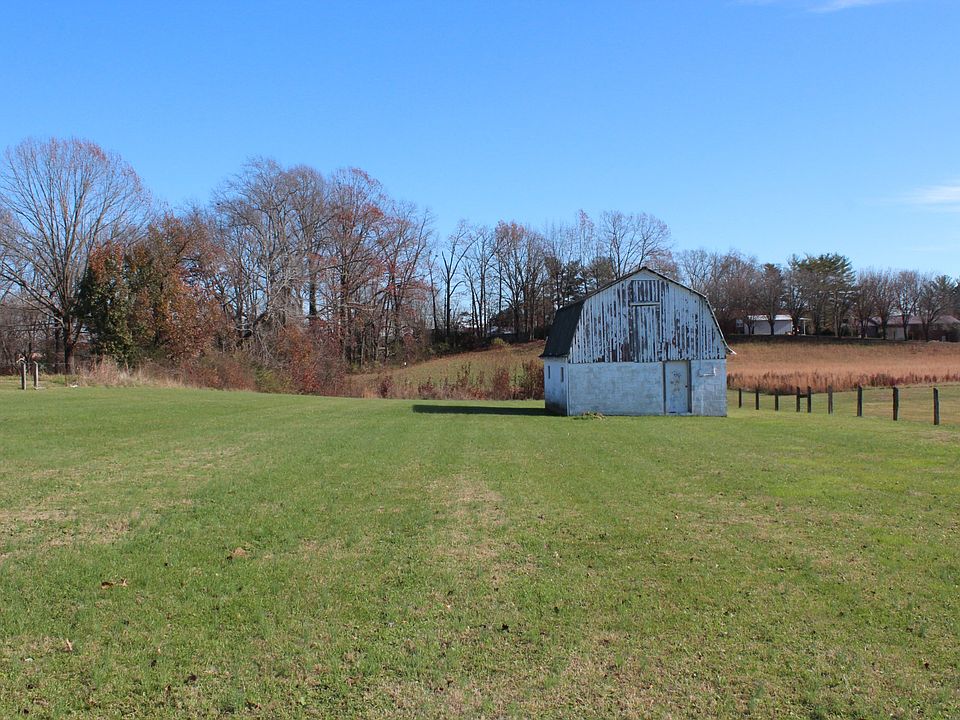 2nd image of 314 Needmore Rd