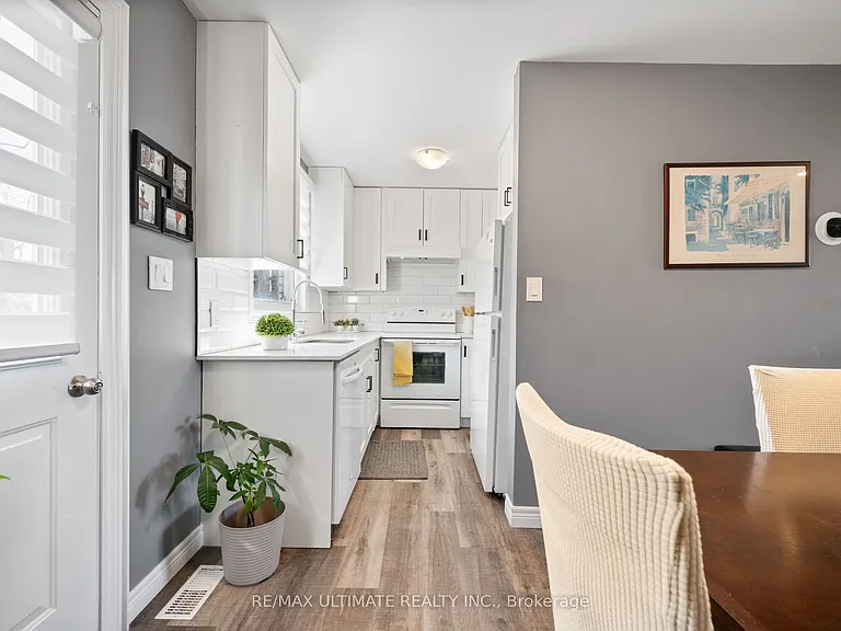 252 Bertie St #E — Photo 10