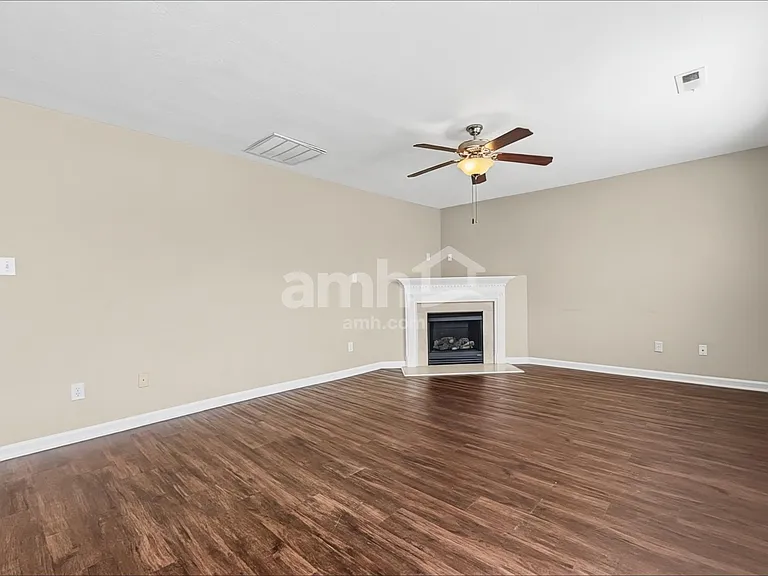 4449 Oakbank Ln — Photo 8
