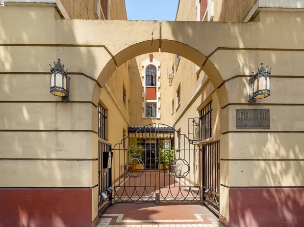 2829 SE Belmont St APT 205, Portland, OR 97214