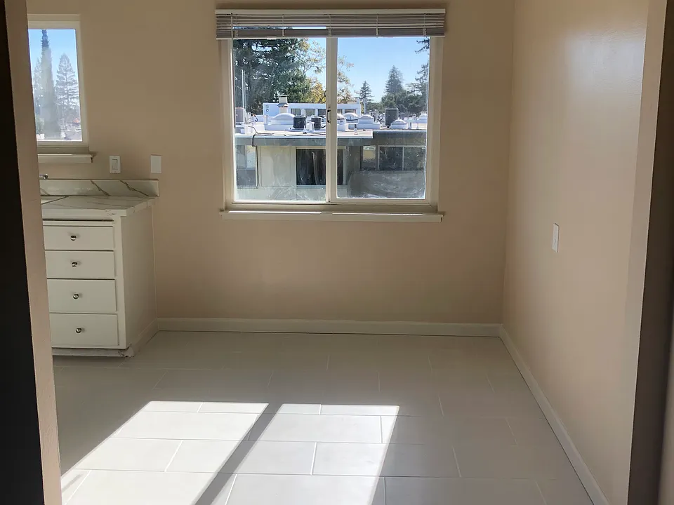 556 Prospect St #3