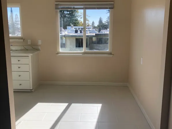 556 Prospect St APT 3, San Carlos, CA 94070