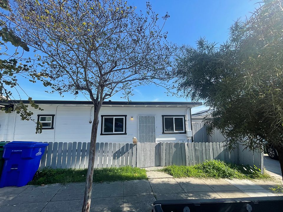 1st image of 4876 Auburn Dr