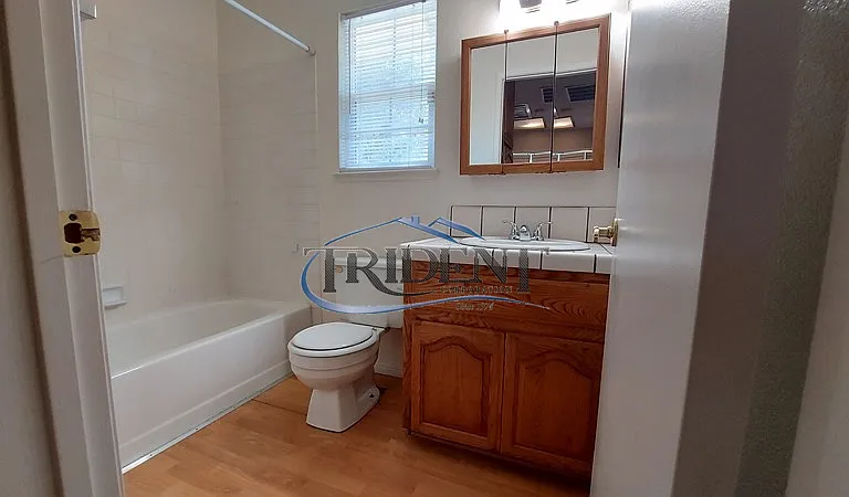 1744 Greengate St — Photo 10
