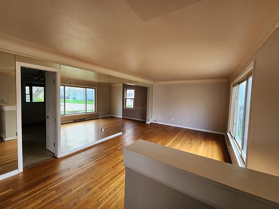 3rd image of 4093 Bexley Blvd