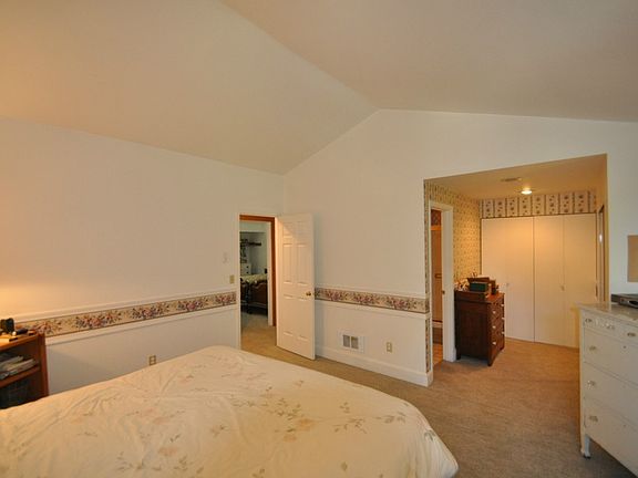 4th image of 13716 NE 87th St